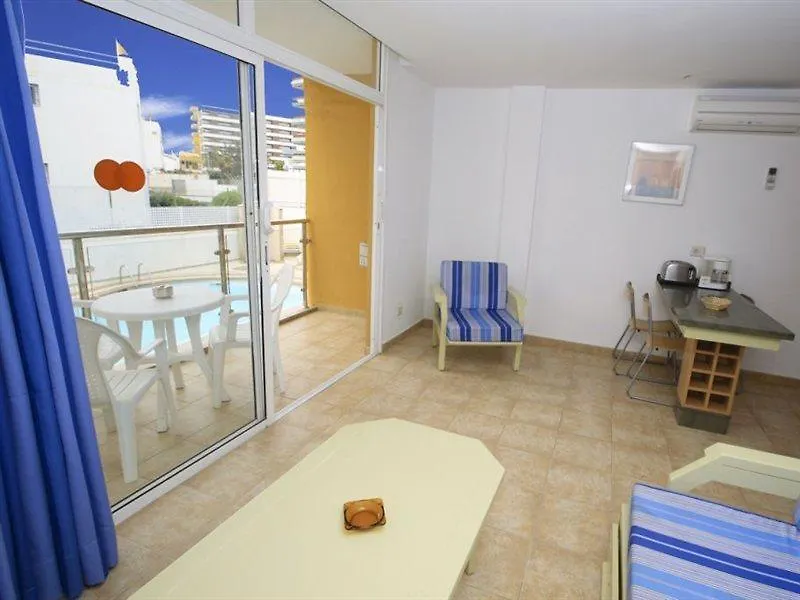 APARTAMENTOS KARINA