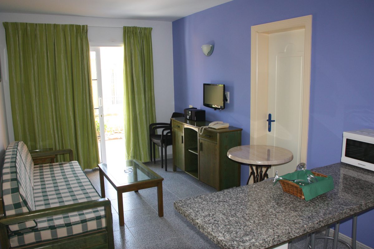 APARTAMENTOS KARINA