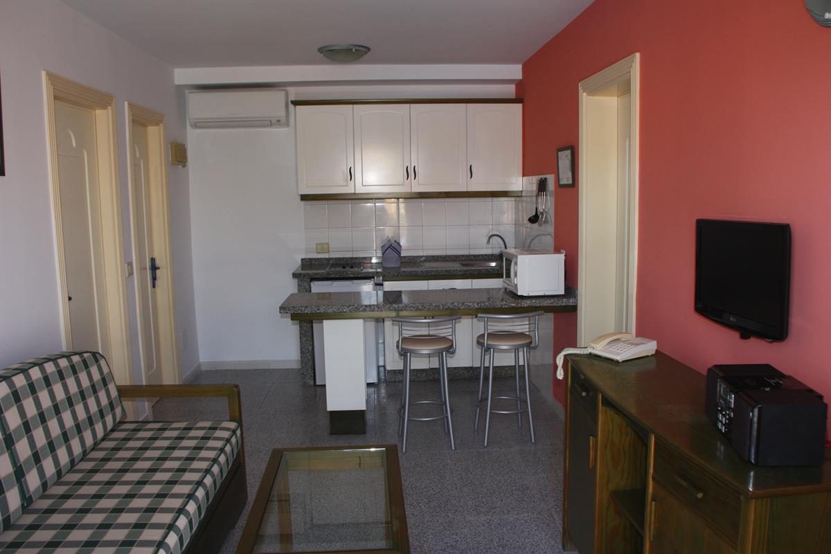 APARTAMENTOS KARINA
