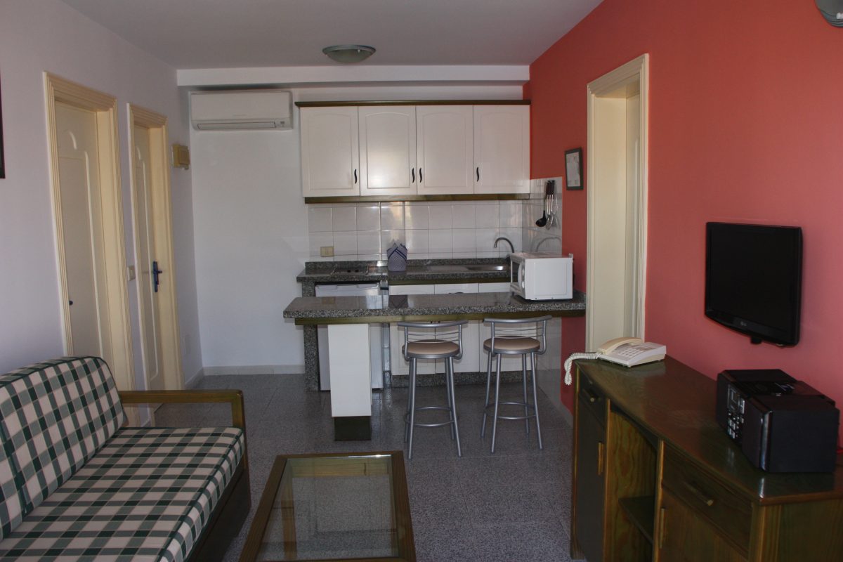 APARTAMENTOS KARINA