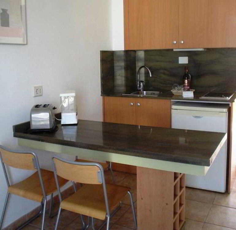 APARTAMENTOS KARINA